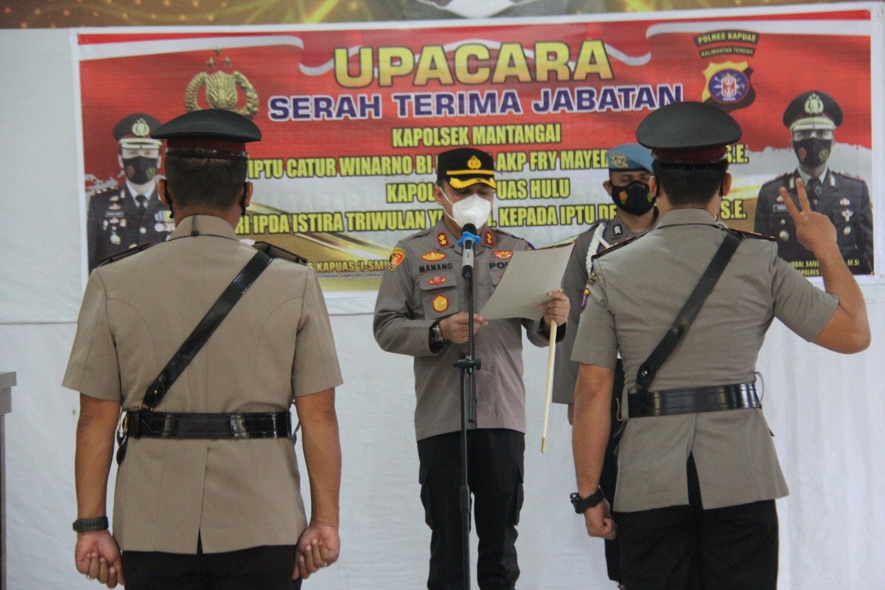 Kapolres Pimpin Serah Terima Jabatan Dua Kapolsek