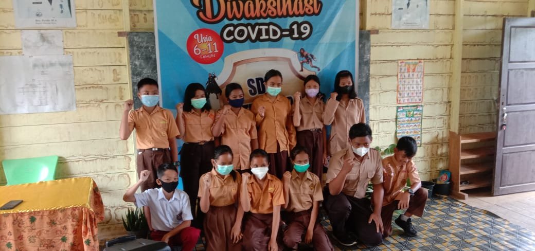 57 Murid SDN dan 8 Anak Murid TK Desa Batu Tuhup Sudah Di Vaksinasi Covid-19, Oleh Tenaga Kesehatan
