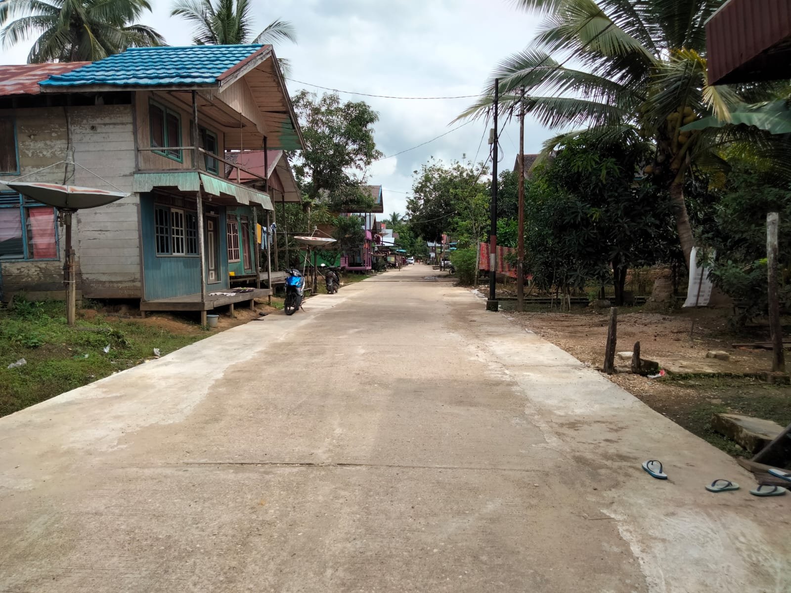 Pemdes Muara Sompoi Telah Usai Perbaikan dan Pelebaran Jalan Desa Tahap ll-DD, Tahun 2021
