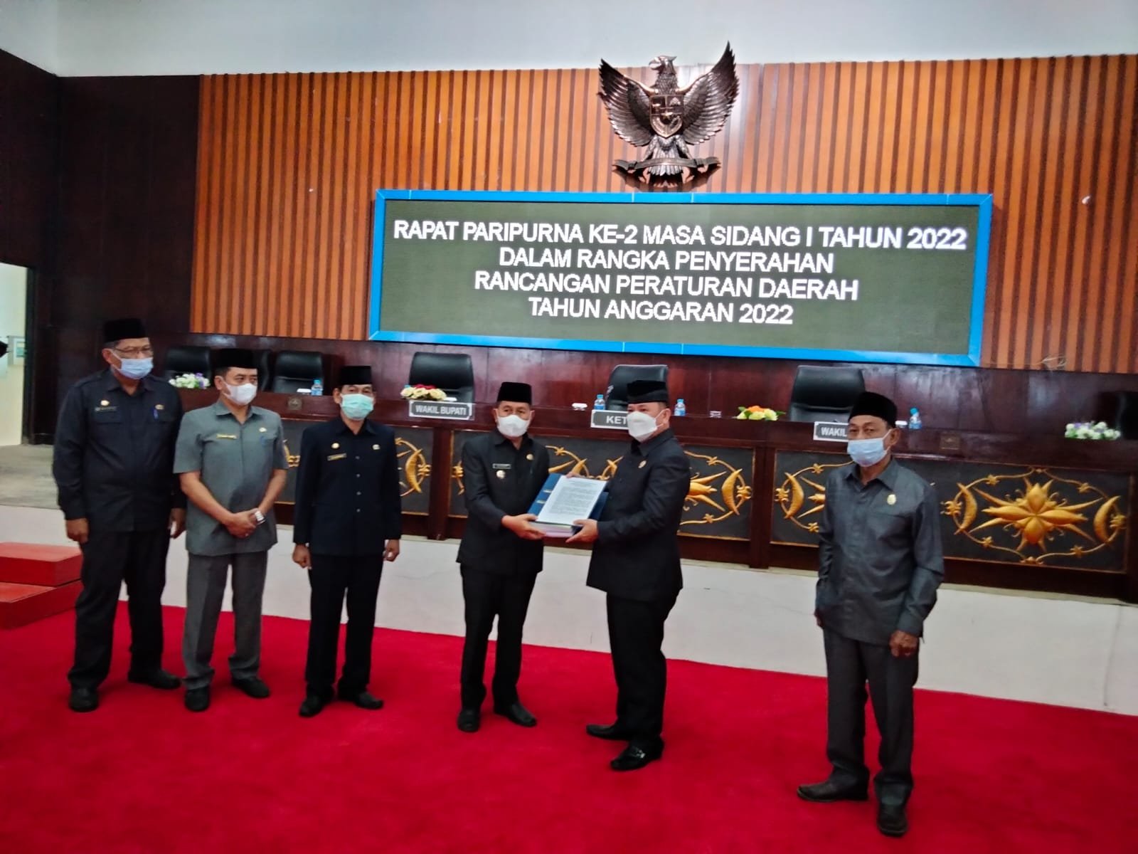 Wakil Bupati Mura, Rejikinoor Menghadiri Rapat Paripurna Penyerahan Raperda Tahun Anggaran 2022