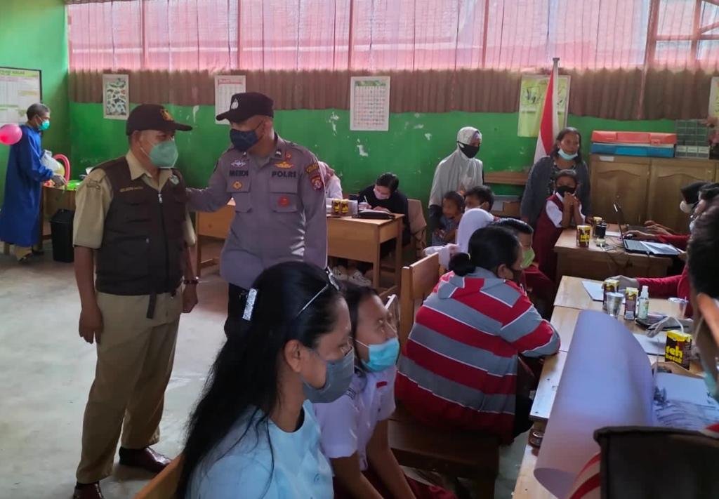 Patroli Pelaksanaan Vaksinasi, Aipda Meidi : Untuk Pastikan Keadaan Berlangsung Aman Kondusif