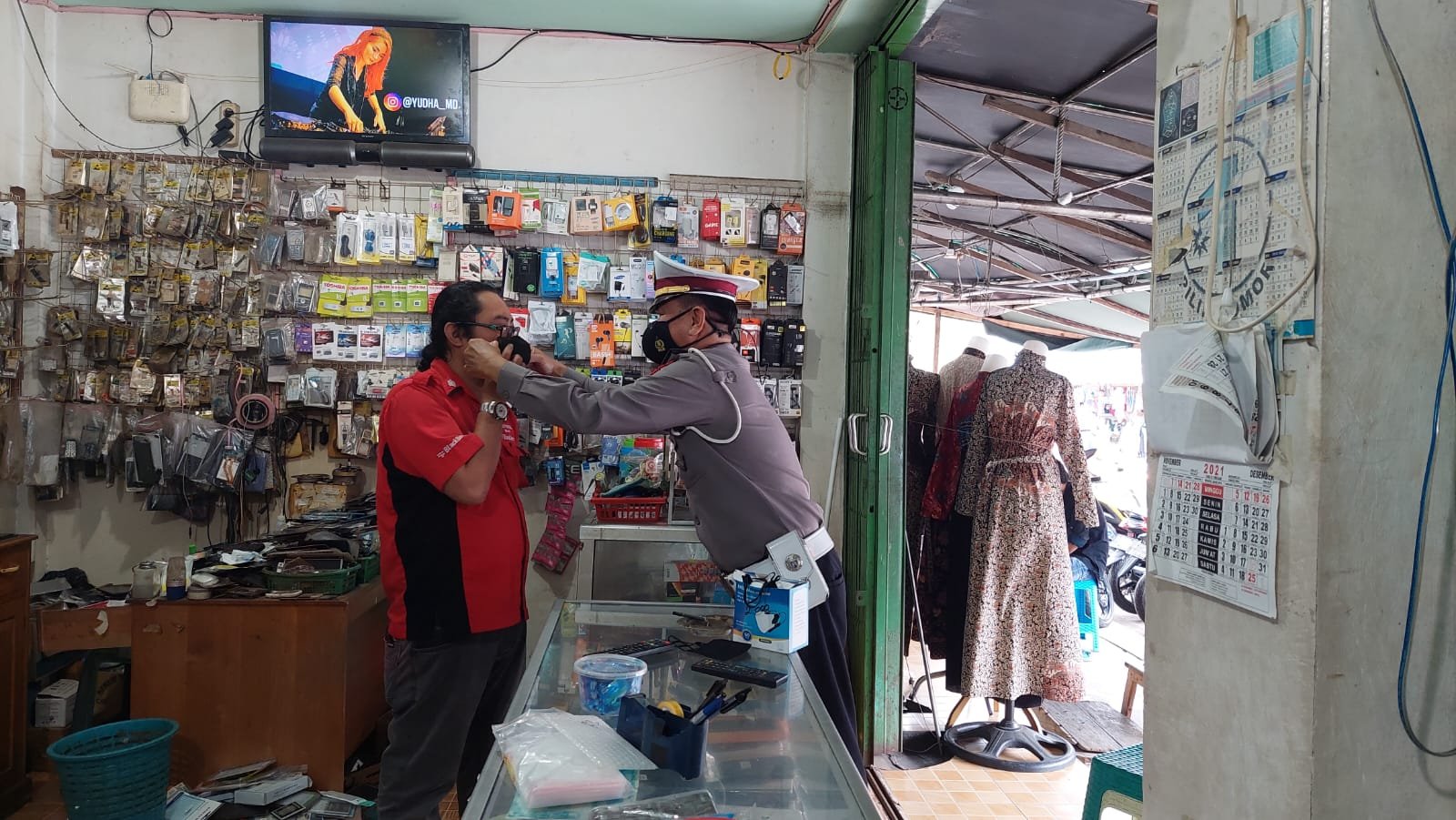 Cegah Varian Omicron Polres Kapuas Turunkan Personel Laksanakan Giat KRYD Penegakan Prokes.