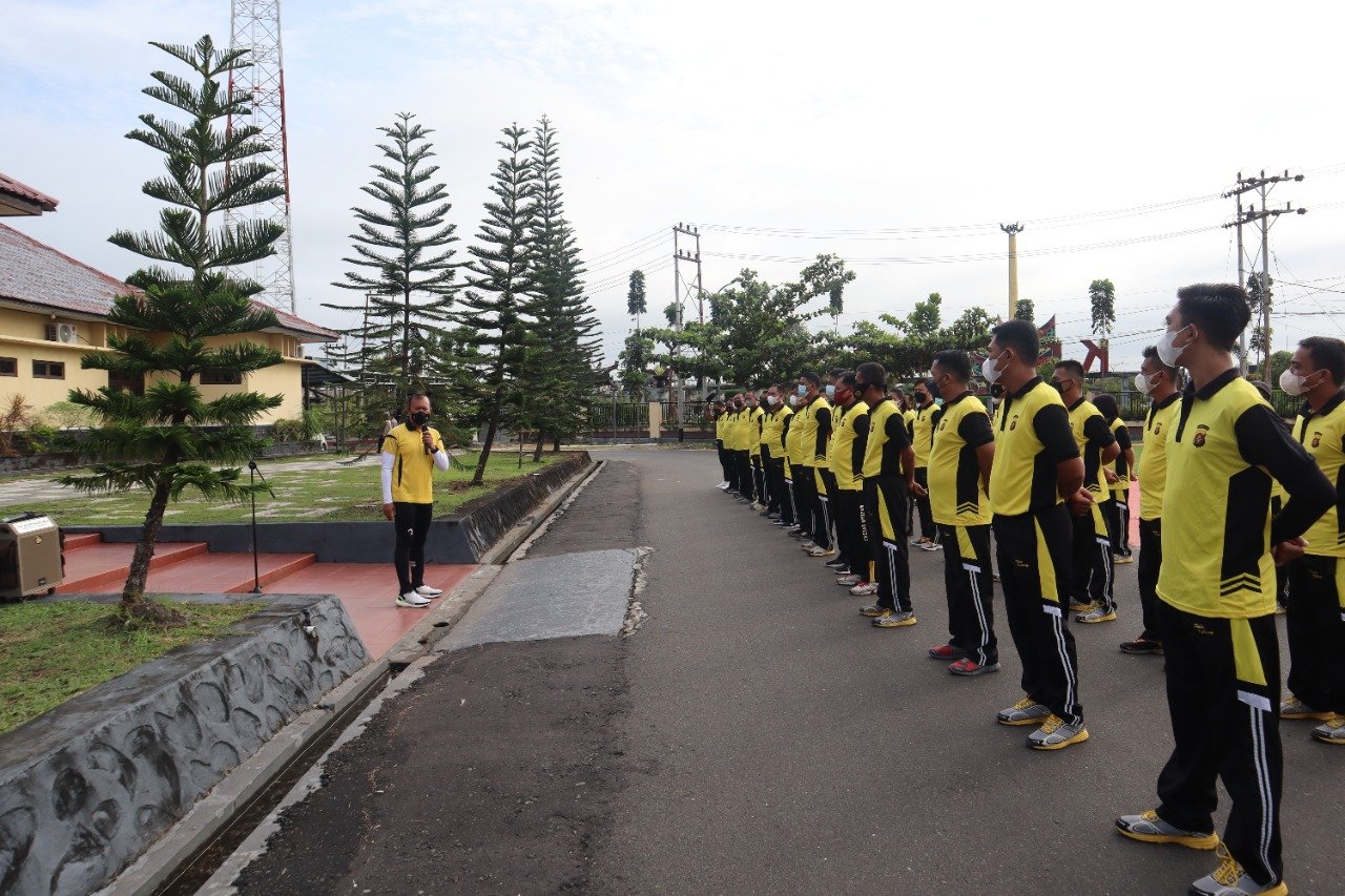 Kapolres Pimpin Lari Pagi Personil Polres Kapuas