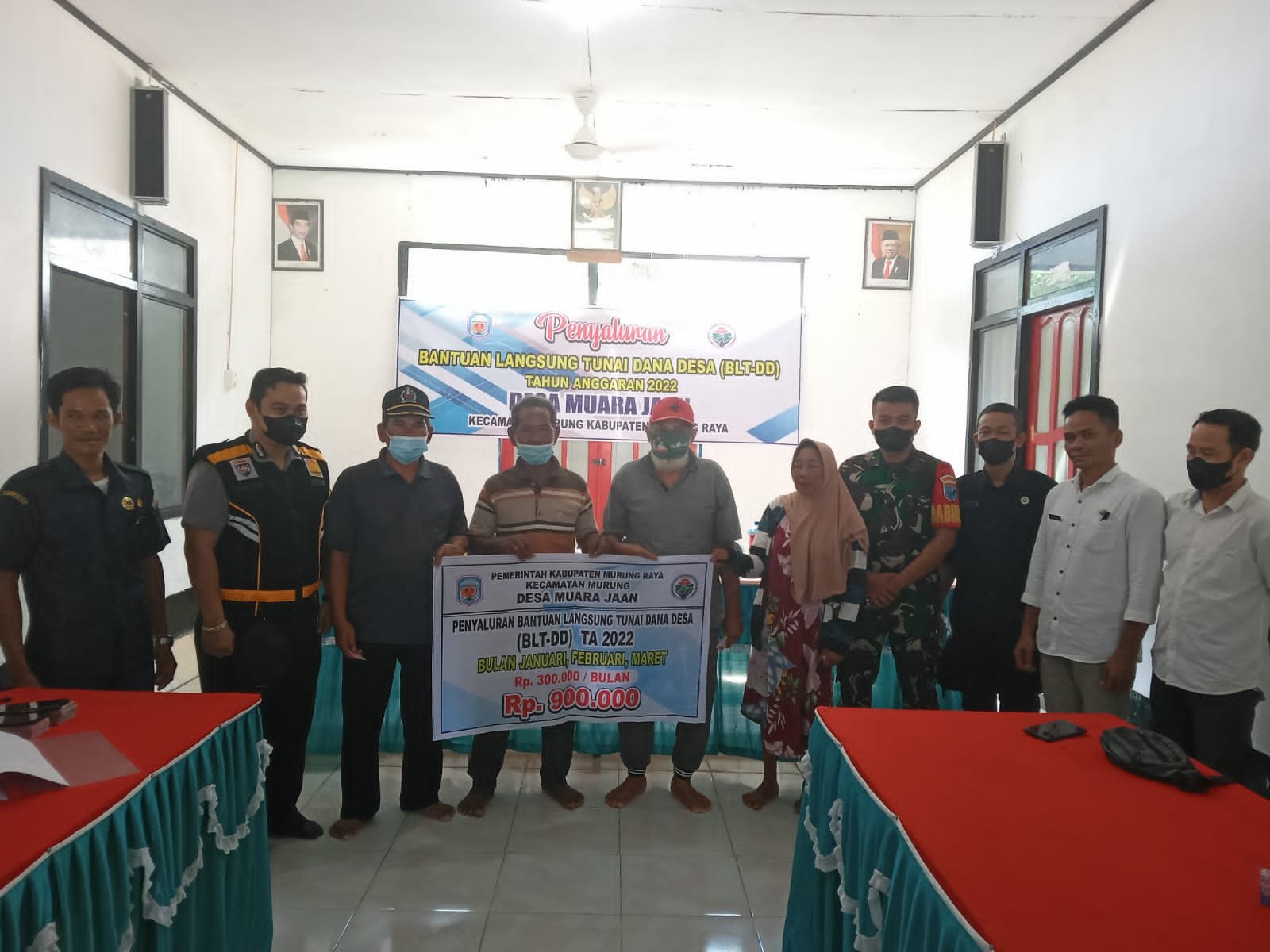 Warga Muara Jaan Terima BLT DD Tahap Pertama