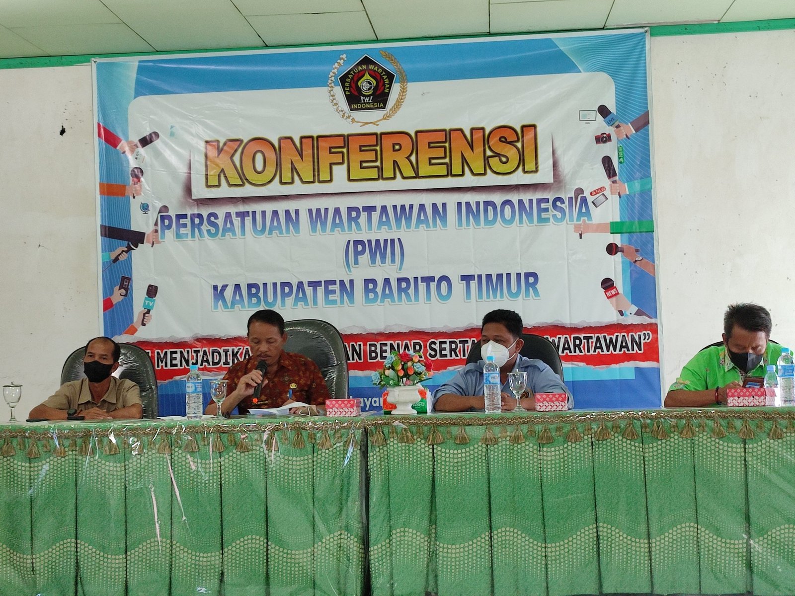 Bupati Minta Wartawan di Bartim Profesional dan Kompeten Menyajikan Berita
