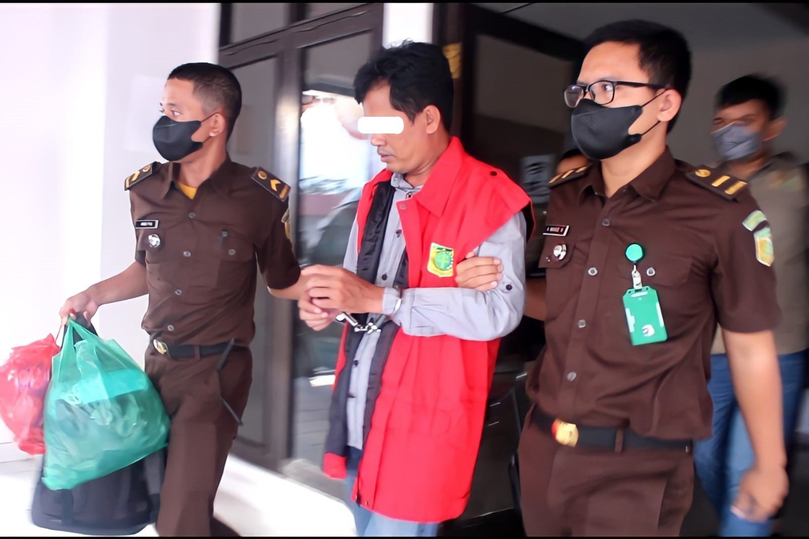 Parah !!! Kades Lebo Tidak Koperatif Dipanggil Jaksa, Akhirnya Dijemput Paksa