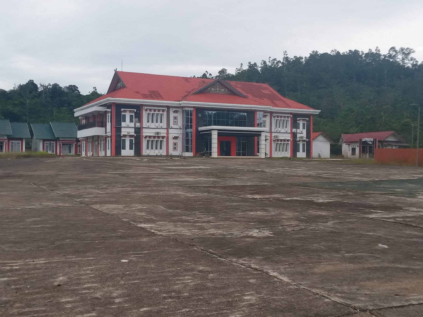 Disfungsi Bangunan Politeknik di Murung Raya Diduga Terbentur SE Menristekdikti, Bukan Pandemi COVID   – 19 !!!.