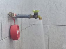 Air leding berih dan jernih dan ekanan air ledeng stabill di ruah warga.