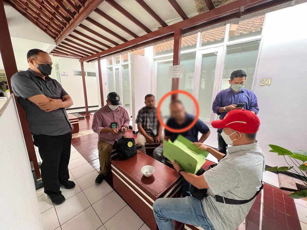 Pelarian Tersangka Korupsi Pembangunan Bandar Udara H.M Sidik Berakhir Ditangan Tim Tabur Kejagung