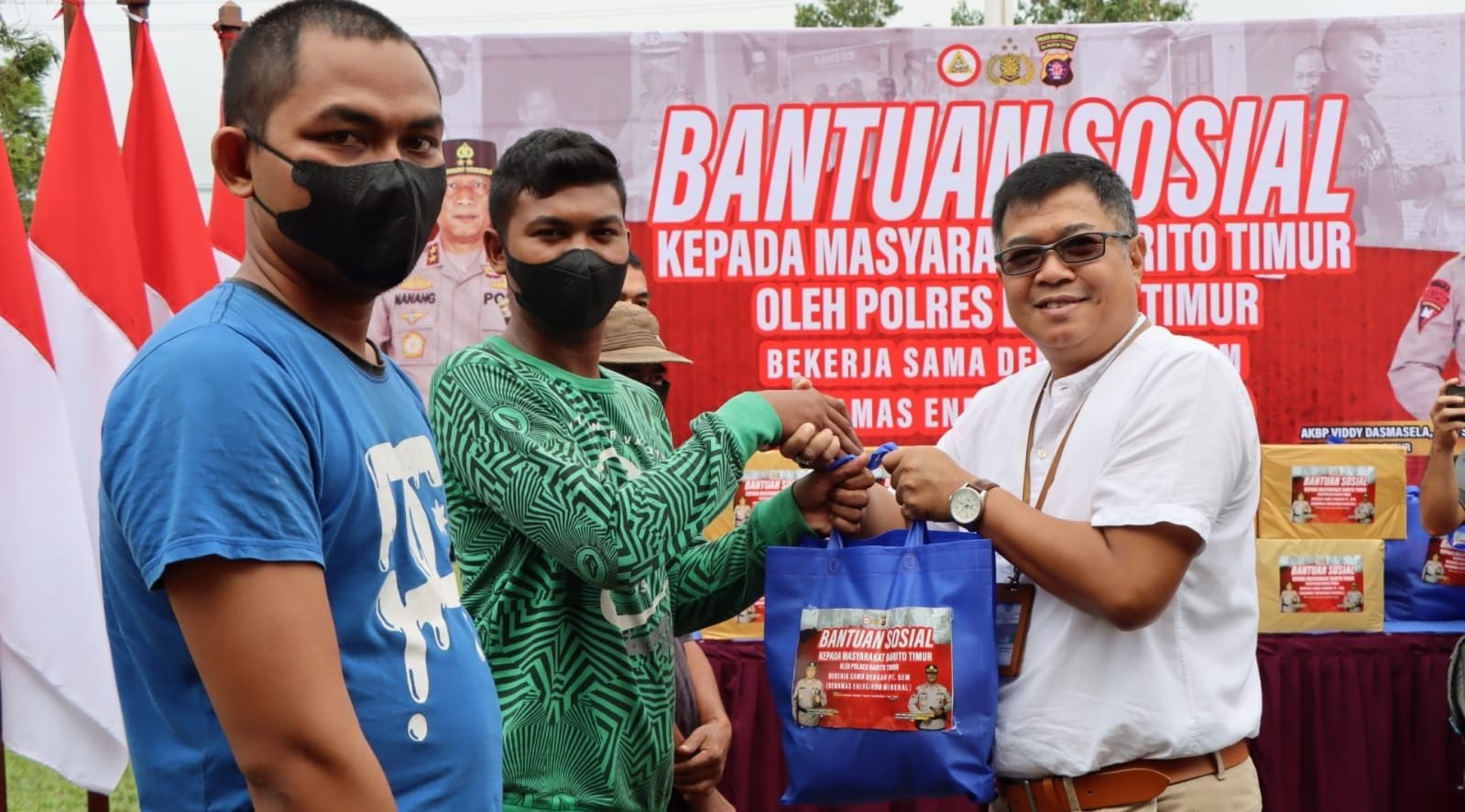 PT SEM Bantu Ringankan Beban Warga Bartim Akibat Kenaikan BBM