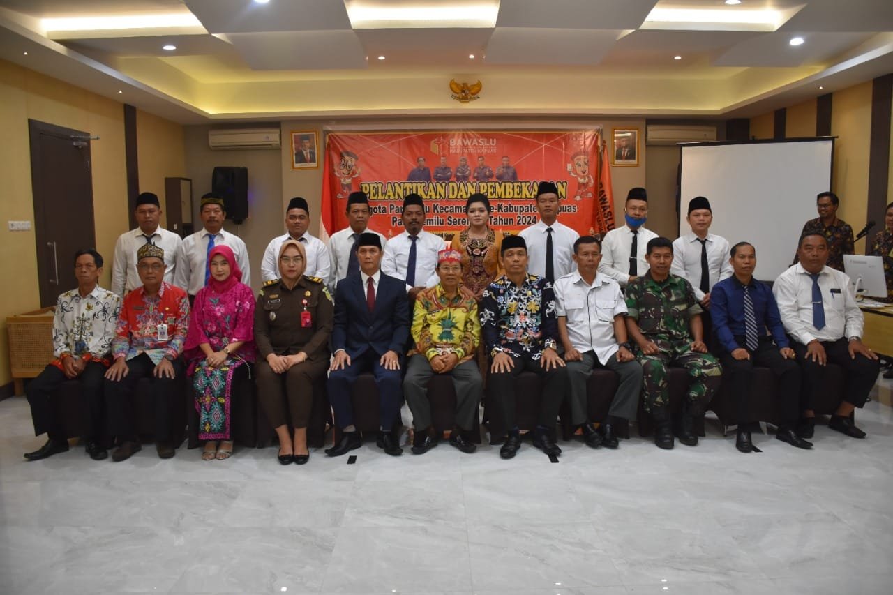 51 Orang Panwaslu di 17 Kecamatan se-Kabupaten Kapuas Resmi Dilantik