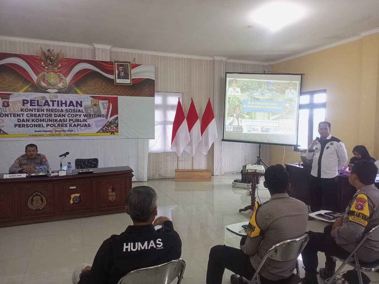 Kominfo Kapuas Berikan Materi Bermedia Sosial Yang Baik Untuk Personel Polres Kapuas
