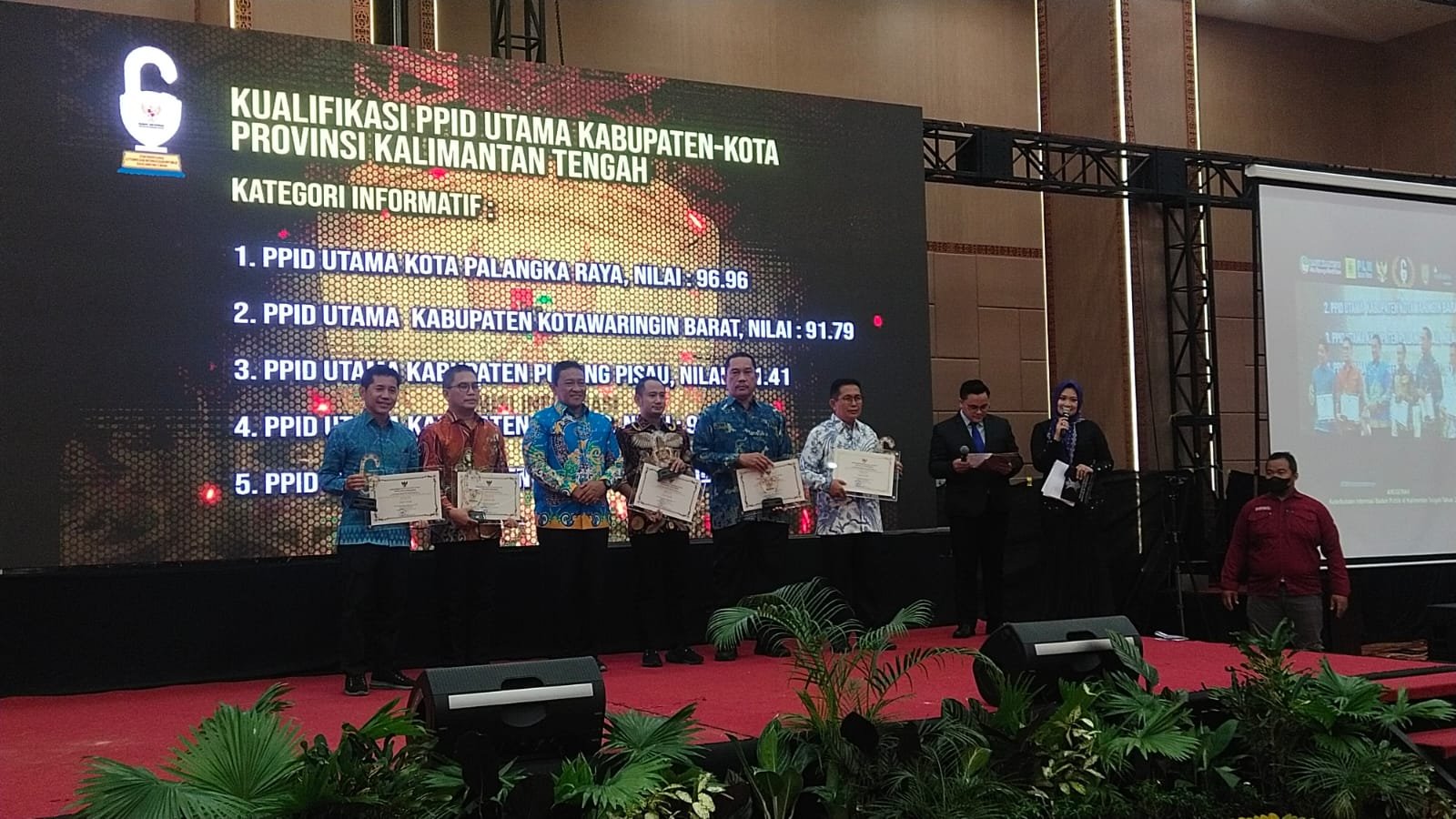 Kabupaten Kapuas Kembali Raih Anugerah Kabupaten Informatif