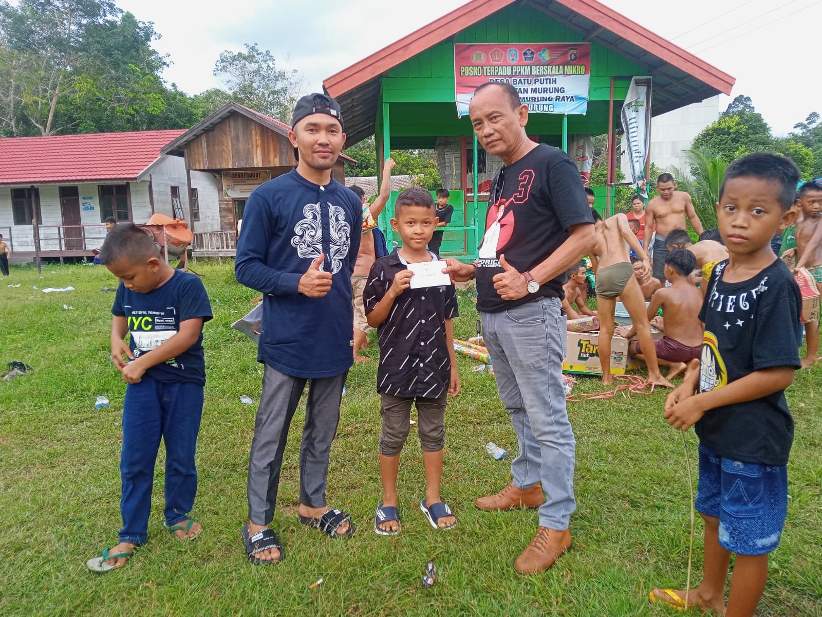 Meriahnya Idul Fitri 1444 Hijriah di Desa Batu Putih dengan Berbagai Lomba dari FORUMHUKUM.ID dan Karang Taruna