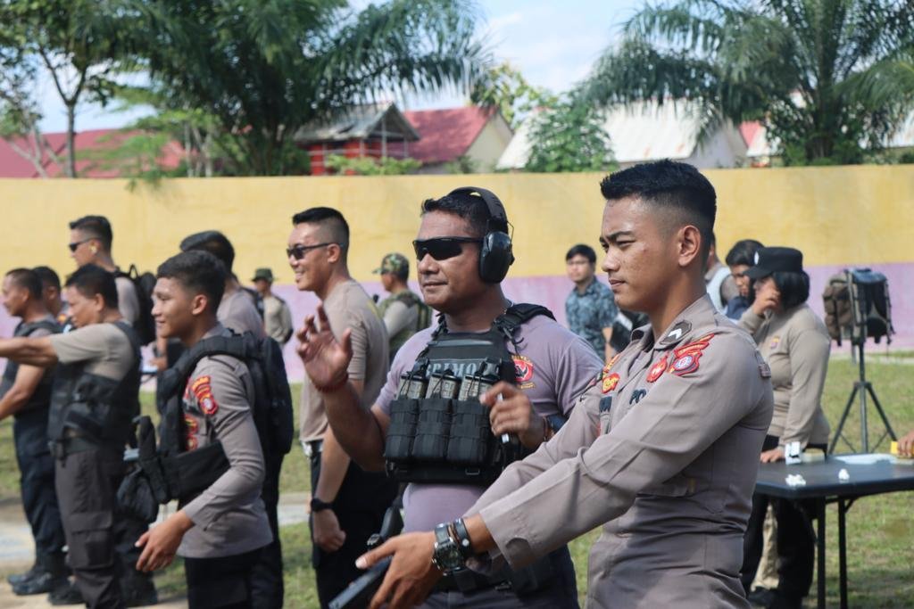 Polres Bartim Kembali Tingkatkan Kemampuan Anggota Menembak