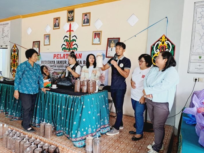 Pelatihan Budidaya Jamur, Upaya TP PKK Bartim Tingkatkan Kesejahteraan Masyarakat