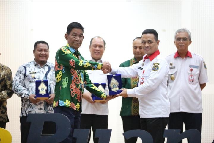 Kadis Kominfo Kapuas Tandatangani Perjanjian Kerja Sama dengan Badan Siber dan Sandi Negara