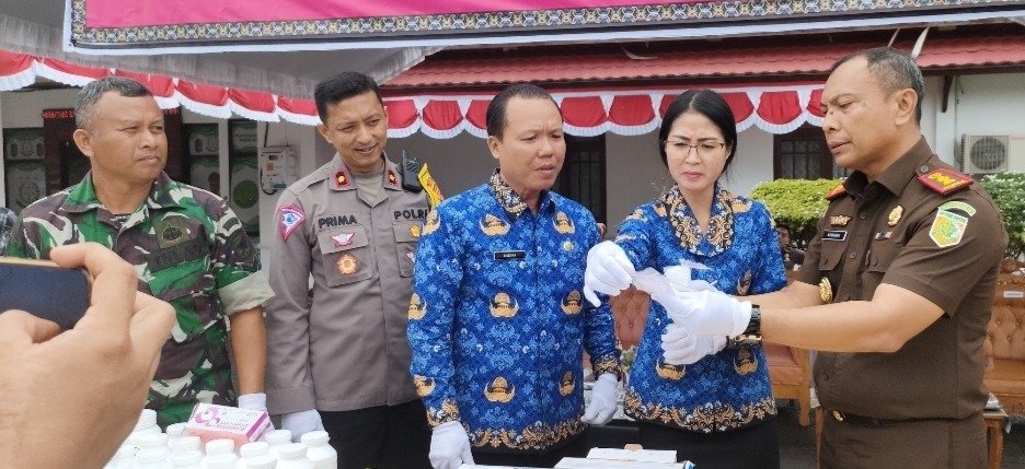 Asisten III Sekda Pemkab Mura Hadiri Pemusnahan Barbuk Tindak Pidana