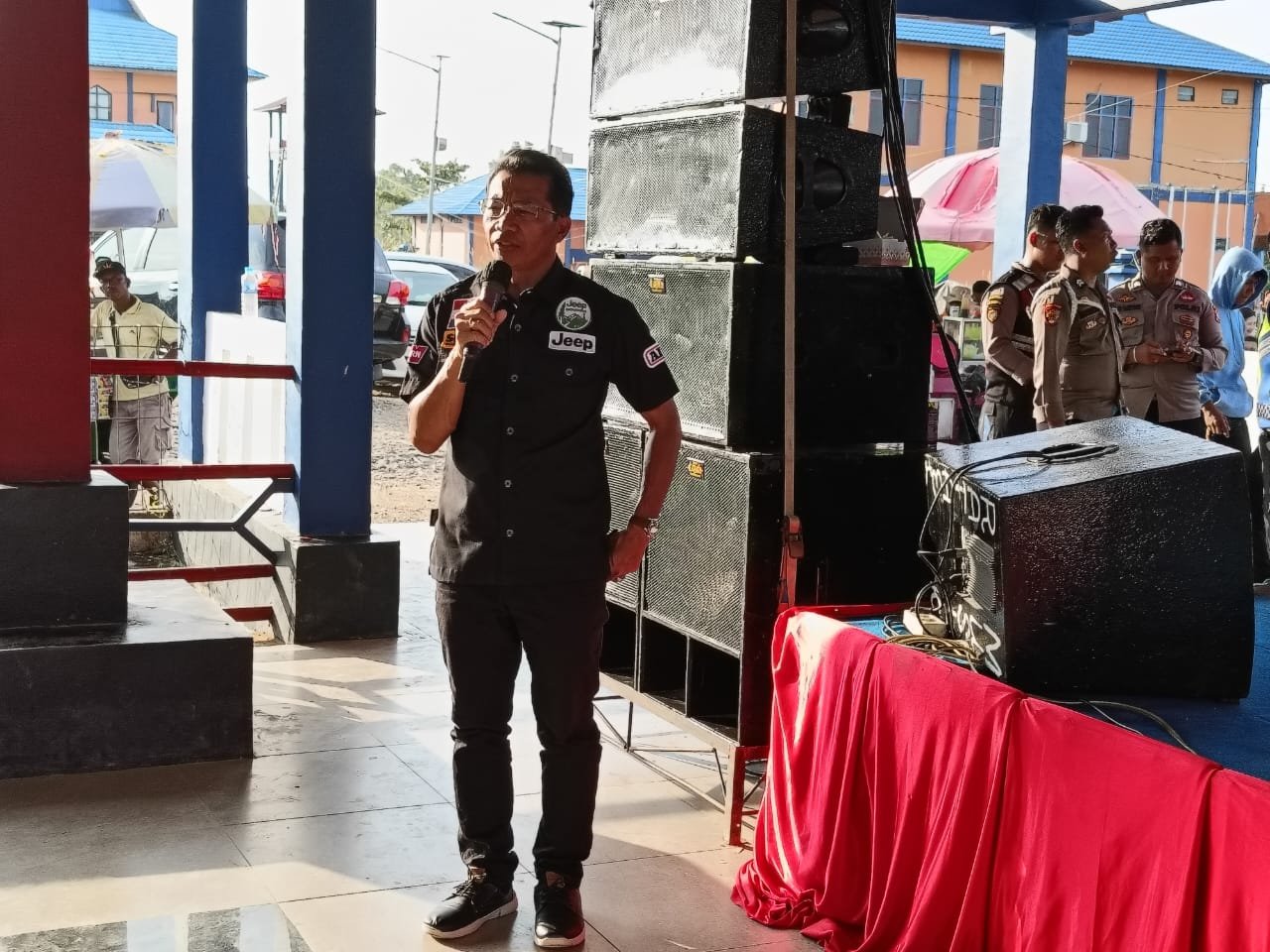 Bupati Murung Raya Dr Drs Perdie M Yoseph MA Tutup Lomba Perahu Tradisional Besei Kambe