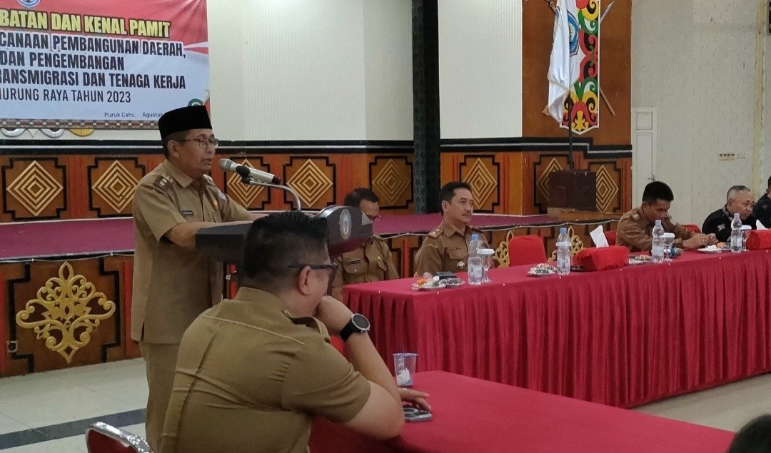 Wabup Rejikinoor Pimpin Sertijab Dua Kadis Purna Tugas