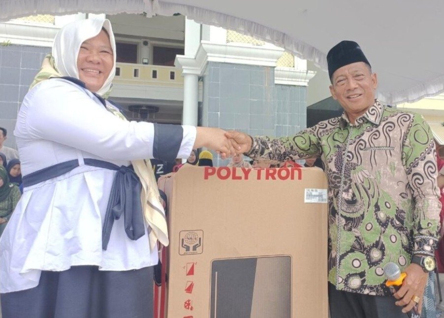 Heriyus Sumbang Hadiah Doorprize
