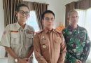Pj. Bupati Murung Raya Dr. Hermon, M.Si saat memberikan konfirmasi kepada awak media di Markas BPBD Murung Raya di Puruk Cahu, 2/10 .