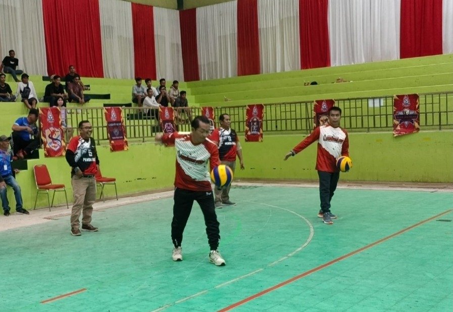 Resmi! Bupati Perdie Buka Turnamen Bola Voli Bupati Cup 2023