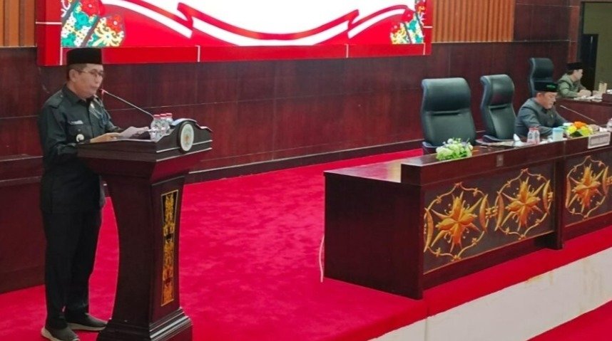 Wabup Mura Rejikinoor Sampaikan Jawaban  Pandangan Fraksi PAN