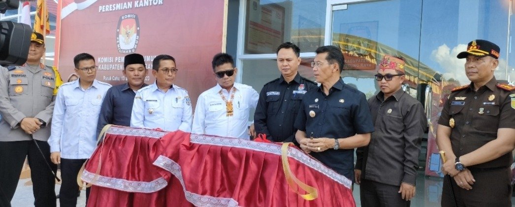 Bupati Perdie Resmikan Kantor KPU Murung Raya