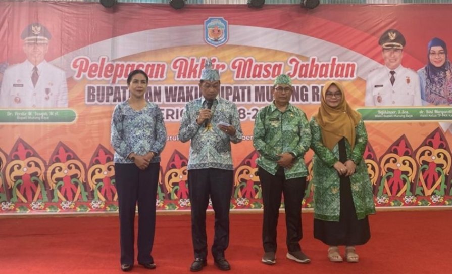 Bupati Perdie dan Wabup Rejikinoor Berpamitan