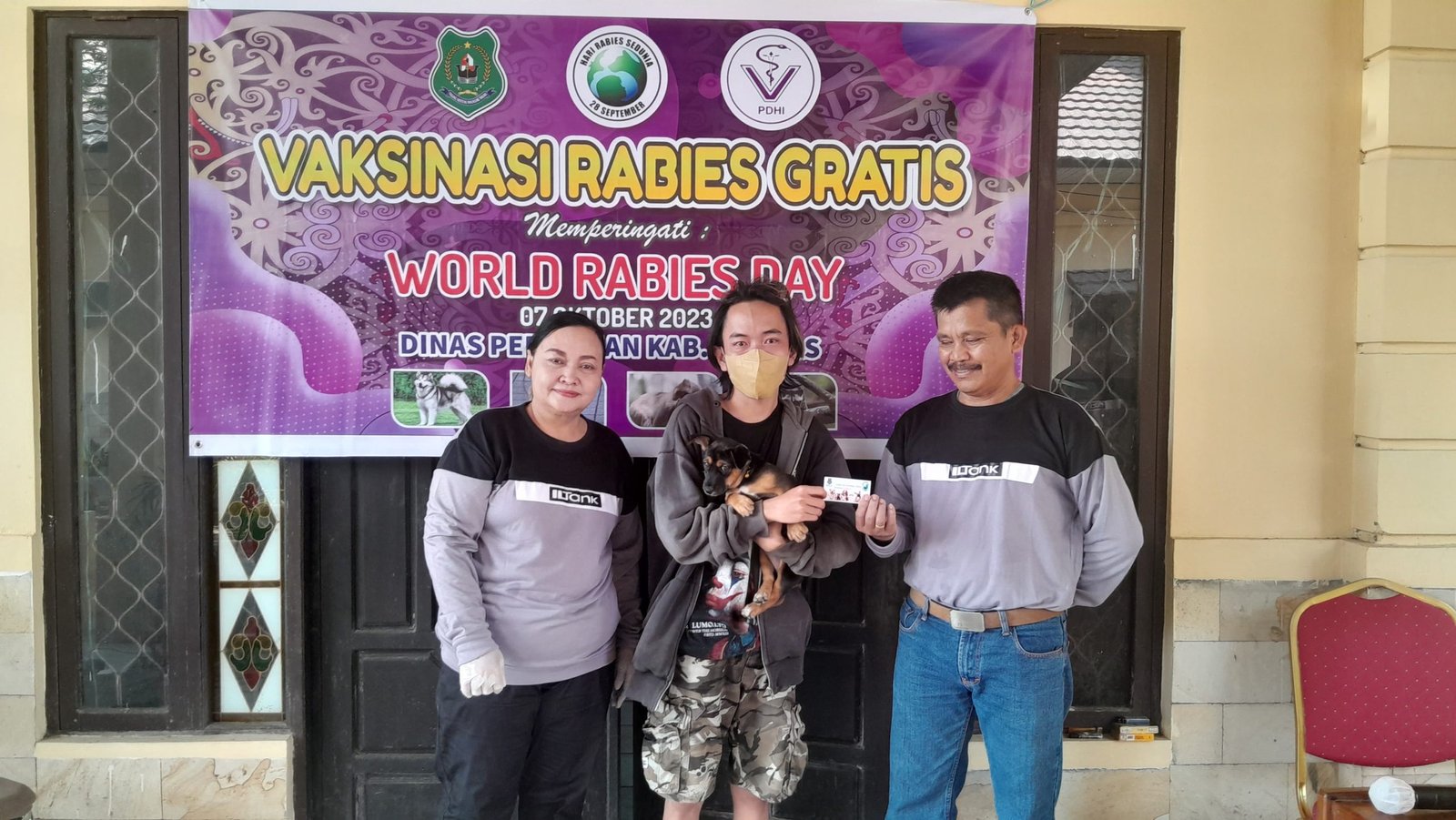 Distan Kapuas Vaksinasi Ratusan Hewan Peliharaan 