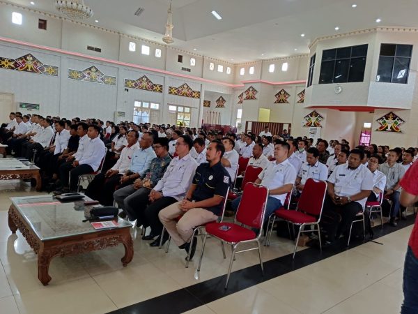 Aparatur desa dan BPD se Kabupaten Murng Raya mengikuti Fasilitas Penetapan Dan Penegasan Batas Desa di Kabupaten Murung Raya yang bertempat di Gedung Pertemuan Umum Tira Tangka Balang , Kota Puruk Cahu, Rabu (18 /10/2023)