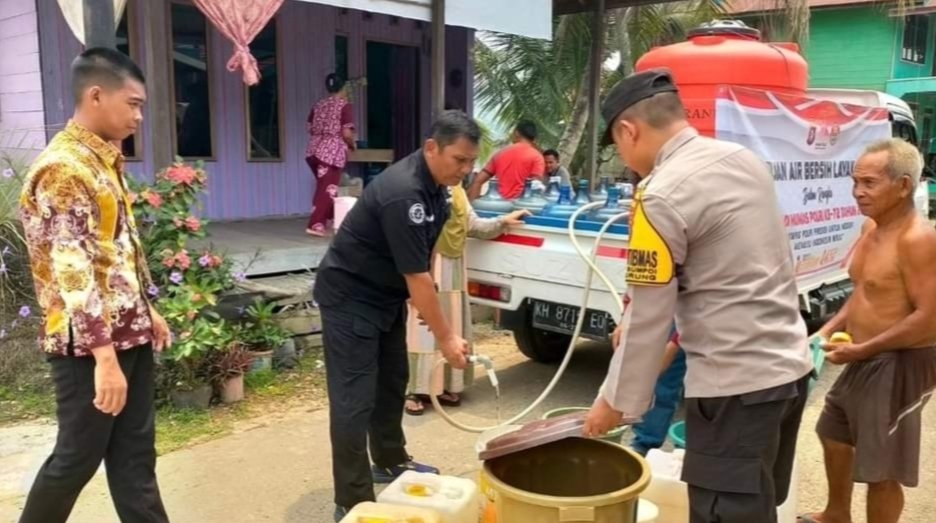 Dewan Dukung Langkah Polres Murung Raya Distribusikan Air Bersih Layak Konsumsi untuk Warga