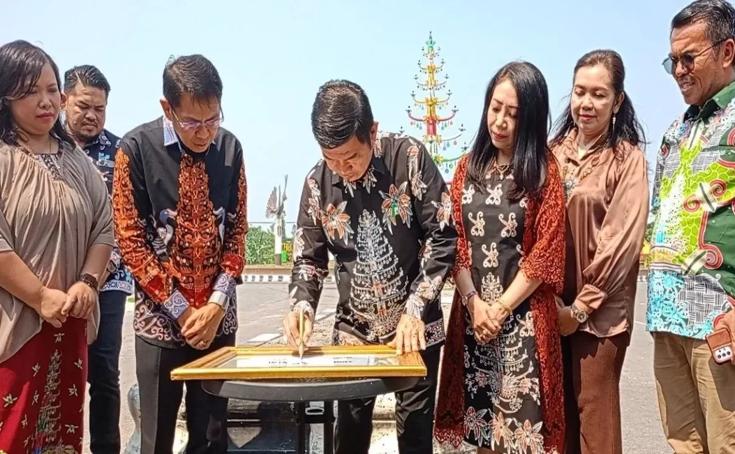 Bundaran Gunung Perak Diresmikan Bupati Bartim