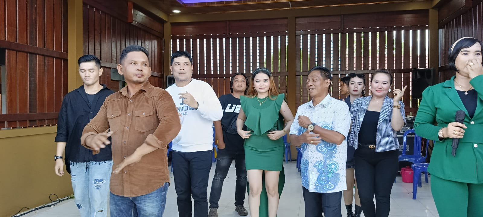 Open House Hari I dan II Perayaan Natal 25 Desember 2023 “ Bersama Keluarga Besar Heriyus Midel Yoseph ( HMY ) Di Puruk Cahu .