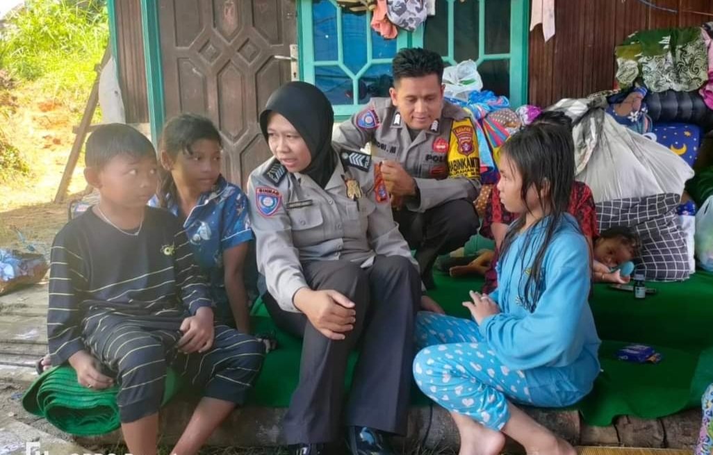 Polsek Murung Beri Himbauan dan Trauma Healing Waspada Bencana Banjir
