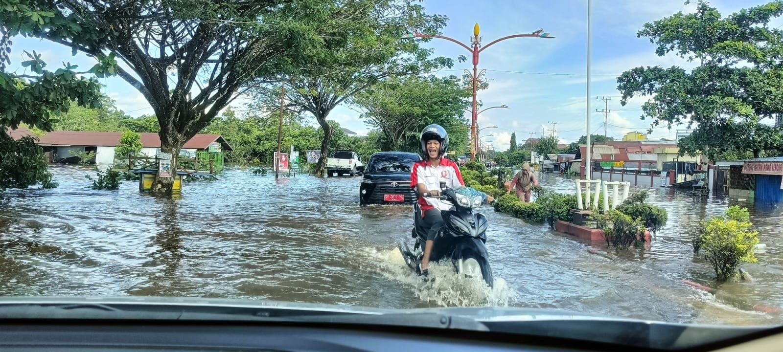 Pemkab Mura Tingkatkan Pemantauan Dan Penanganan Penanggulangan Bencana Banjir Secara Intensif ..!!!  