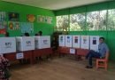 Proses pemungutan suara di TPS 01 Kelurahan Muara Tuhup kecamatan Laung Tuhup