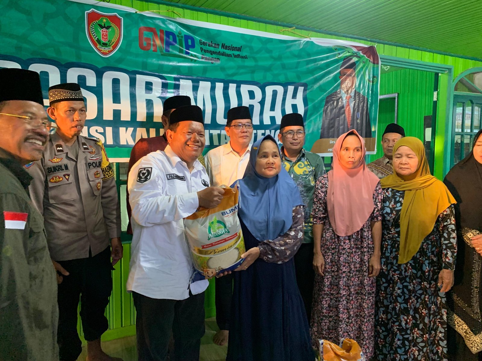 Masyarakat Batura Sambut Gembira Penyaluran Beras Premium Bersubsidi Dari Pemprop – Kalteng ..!!!  