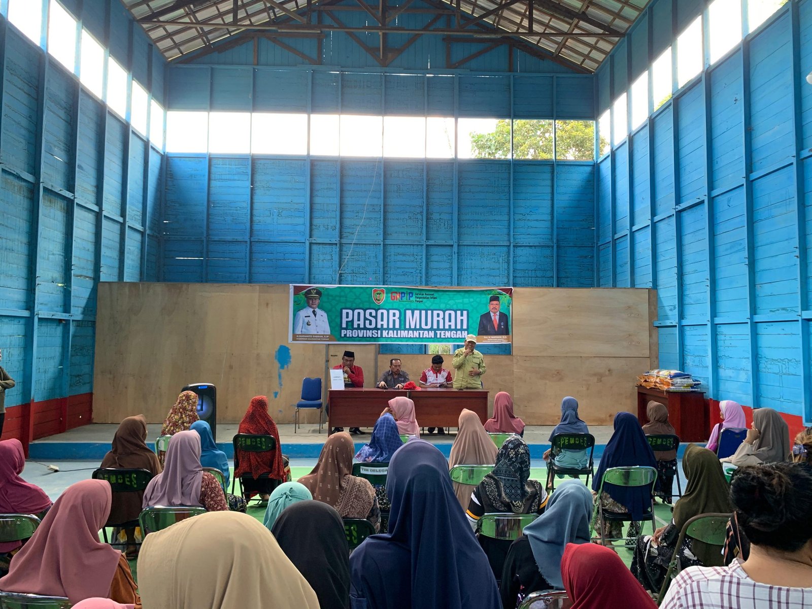Sekda Kalteng Drs. H. Nuryakin., M.Si Tepati Janjinya, Kembali Salurkan Beras Bersubsidi Tahap II ..!! 