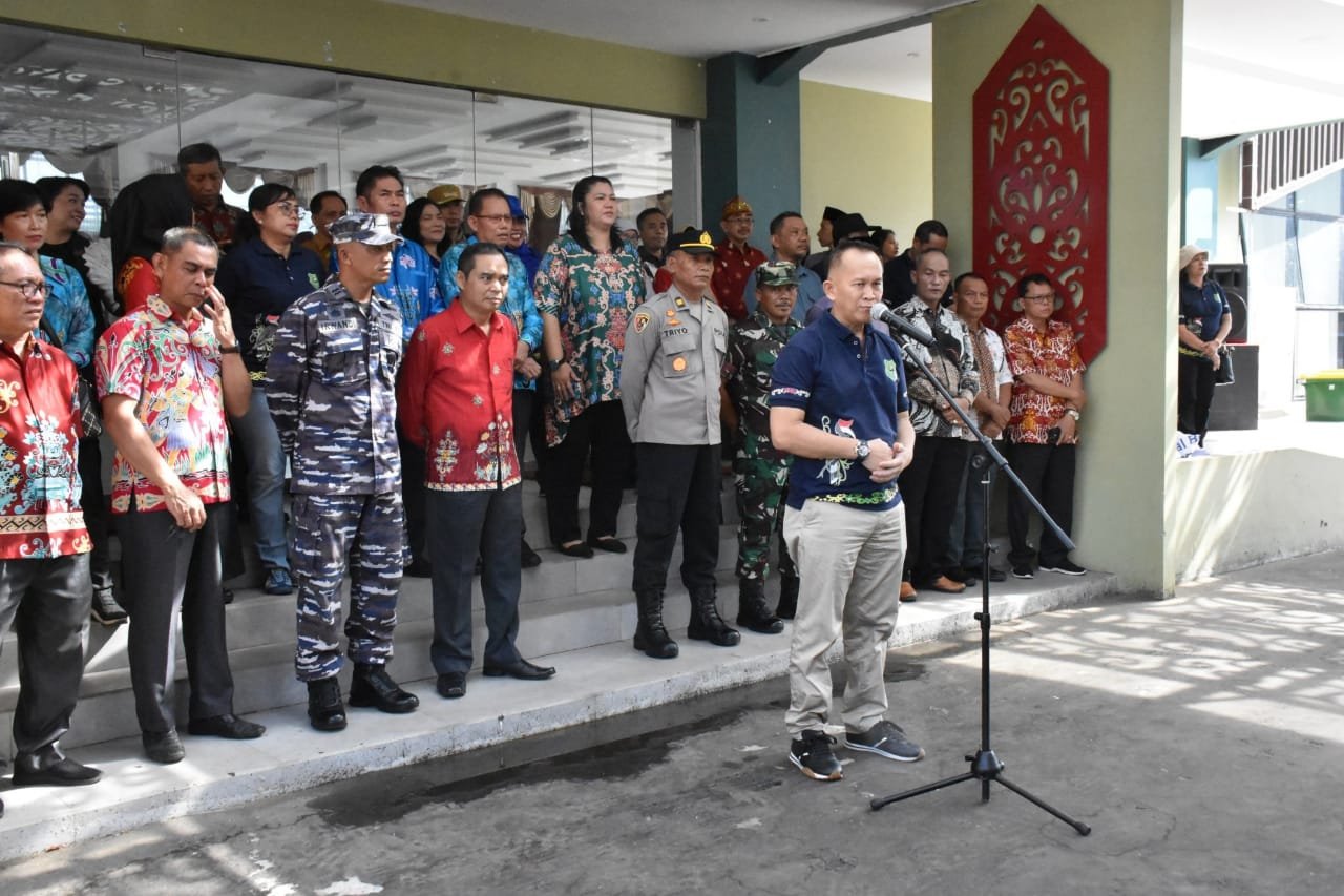 Sekda Kapuas Resmi Lepas Kontingen Kapuas Yang Ikuti FBIM 2024