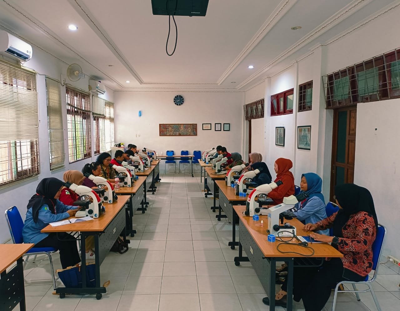 Pelatihan Penyegaran Mikroskopis Malaria Kabupaten Kapuas 2024