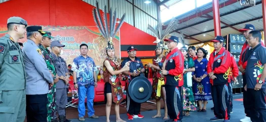 Pj Bupati Hermon Resmi Buka Festival Tira Tangka Balang