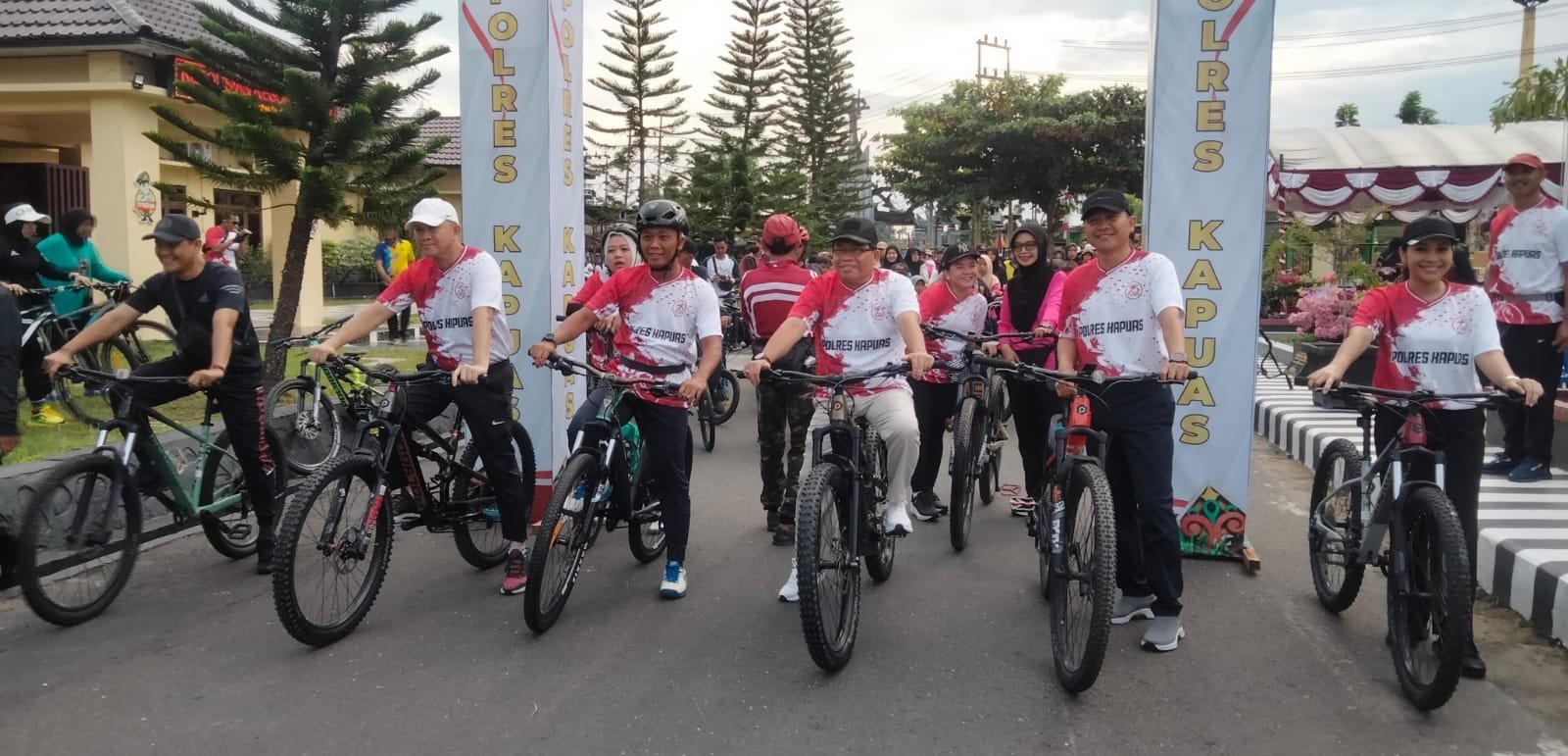 Pj Bupati Ikuti Fun Bike Peringati HUT Bhayangkara ke-78