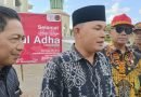 Heriyus Midel Yoseph ,dalam wawancara dengan awak media sesuai Penyerahan Hewan Korban dari Keluarga Besarnya ,tampak juga dalam Poto Dr Willy Midel Yoseph, M.M , H. Rahmanto Muhidin