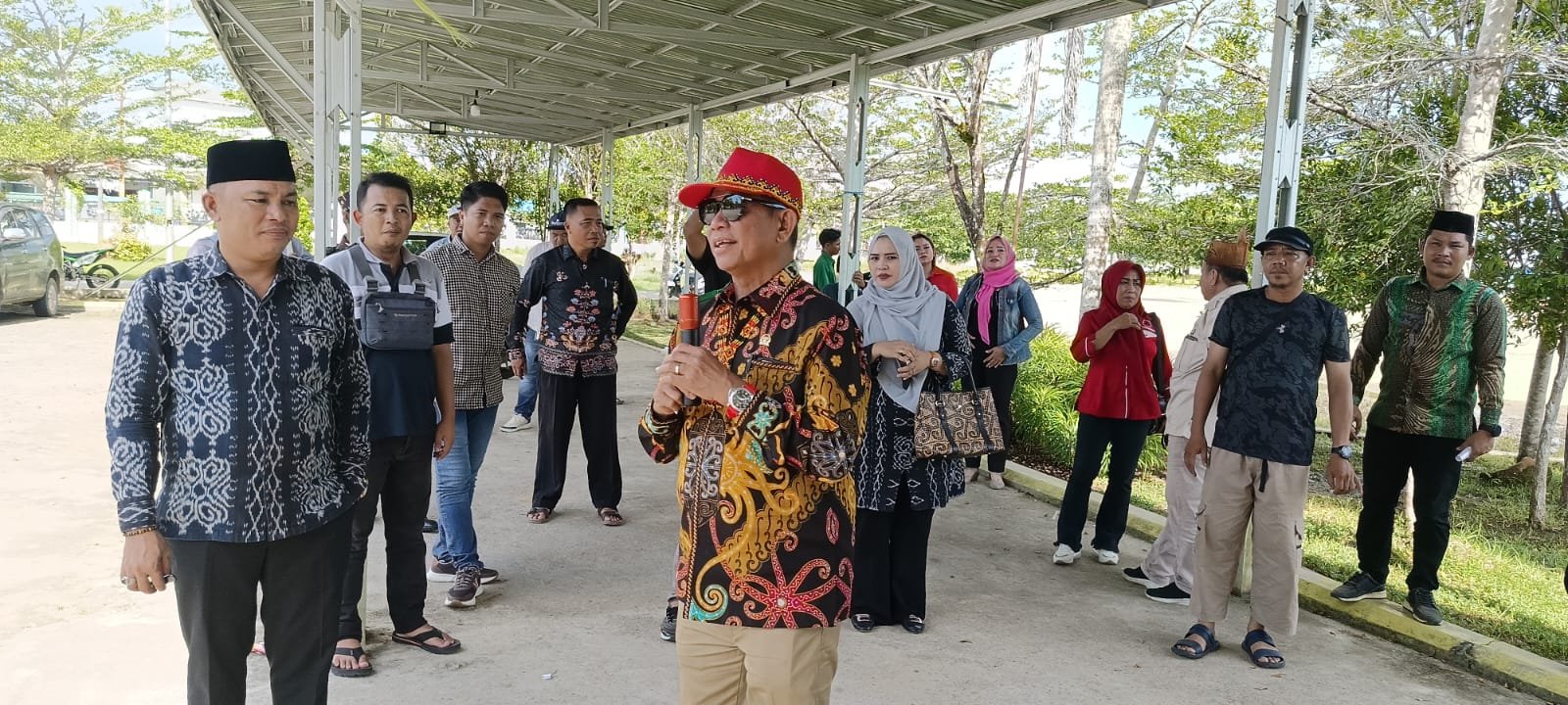Big Family Yoseph ” Dalam Momen Idul Adha, Serahkan Bantuan Hewan Korban Kepada Mesjid Agung Al – Istiqlal – Kota Puruk Cahu …!!! 