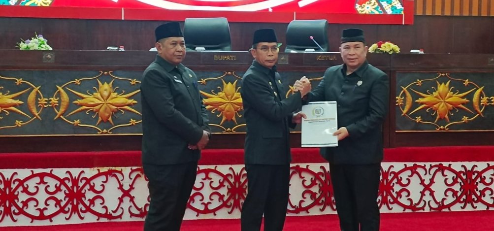 DPRD Murung Raya Sampaikan Rekomenfasi Terhadap LKPJ Pemkab 2023