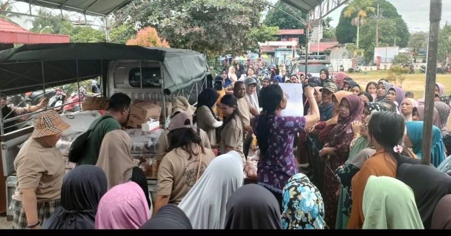 Pemkab Murung Raya Gerakan Pangan Murah di Laung Tuhup