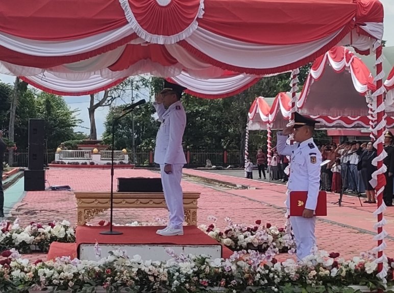 Berlangsung Khitmad, Hermon Pimpin Upacara Peringatan HUT ke-79 Kemerdekaan RI