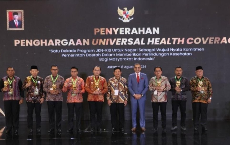 Selamat, Pemkab Murung Raya Terima Penghargaan UHC Awards 2024
